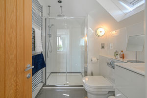 Shower room- click for photo gallery